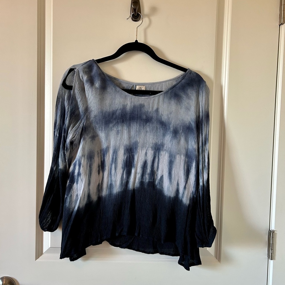 Relisting Soon! ONeill blue tie dye flowy blouse size medium with cold shoulder